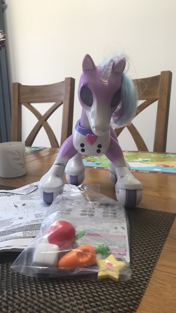 zoomer unicorn robot